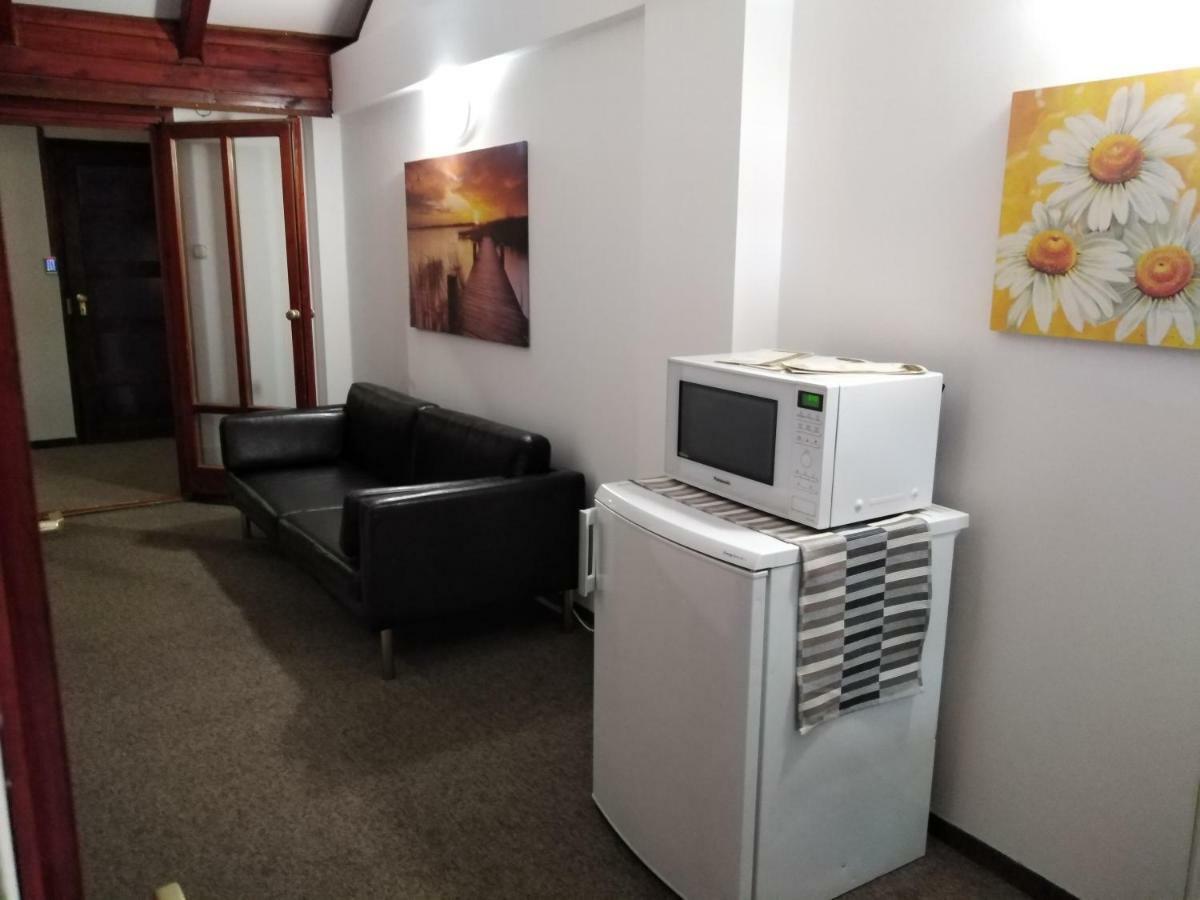 Tavi Panzio Es Etterem Bed and Breakfast Veresegyház Buitenkant foto